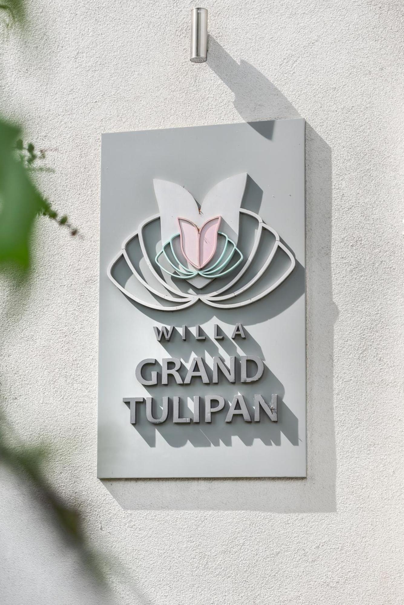 Grand Tulipan Bed & Breakfast Gdynia Exterior photo